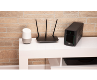 APC Back-UPS (950VA/520W, 4x FR, USB, AVR) - 592563 - zdjęcie 2